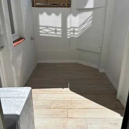 Apartment La Sardineta, Es Un En La Costa Brava, 1 Minuto De La Playa Alquiler Temporal Minimo 32 Noches